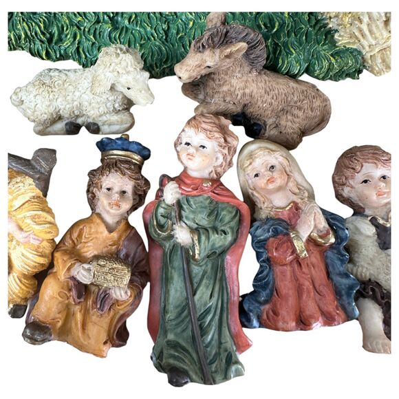 Silvestri Wonders of Christmas Vintage Nativity Set 10 Pieces - Picture 7 of 7